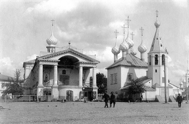 20-Воскресенская-и-Георгиевская-церкви-на-площадке-1908г