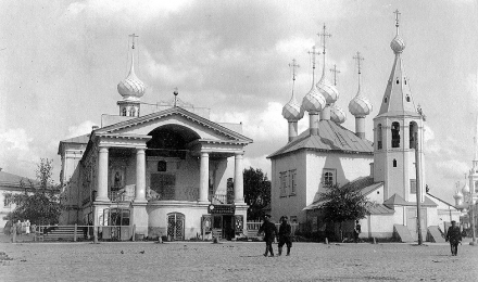 20-Воскресенская-и-Георгиевская-церкви-на-площадке-1908г